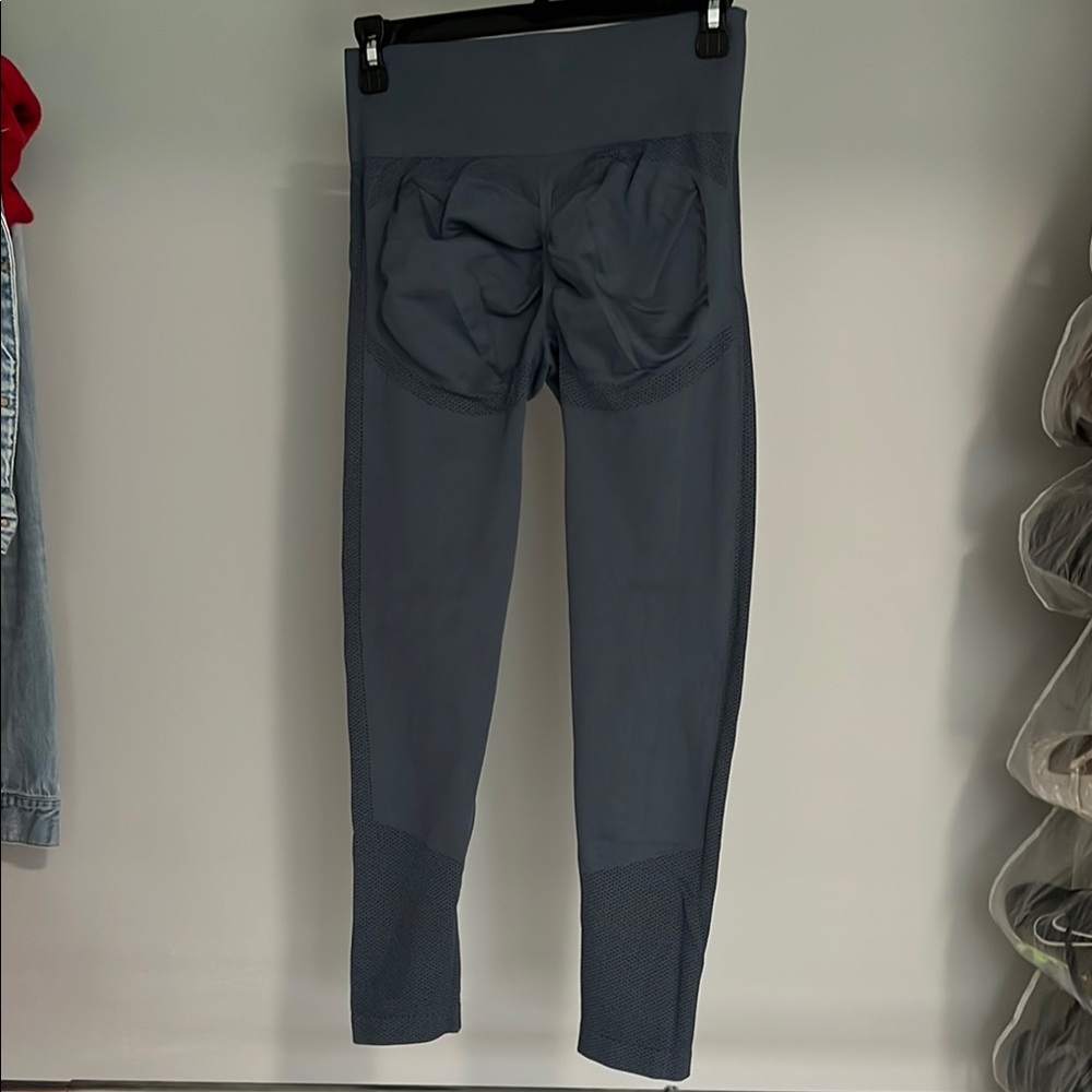 Gray Stretchy Leggings with Tapered Design